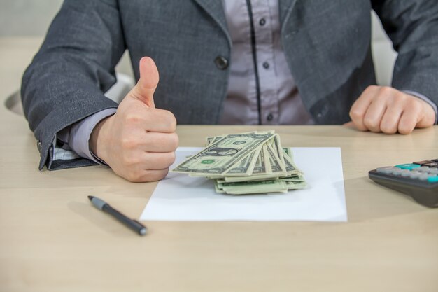 When Does a Cash Advance Fee Apply
