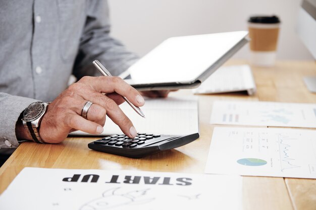 How to calculate factoring costs without overthinking it