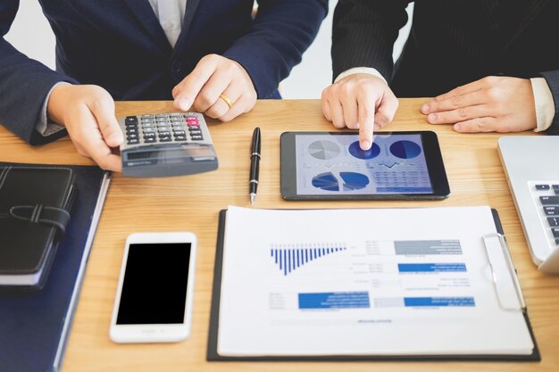 Key Types of Business Invoice Finance and Their Differences